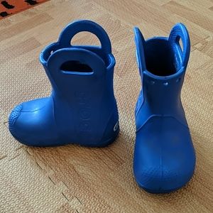 Blue Crocs boots toddler sz 6 - fit like sz 5